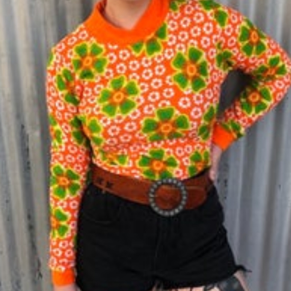 Psychedelic vintage 1970's floral top